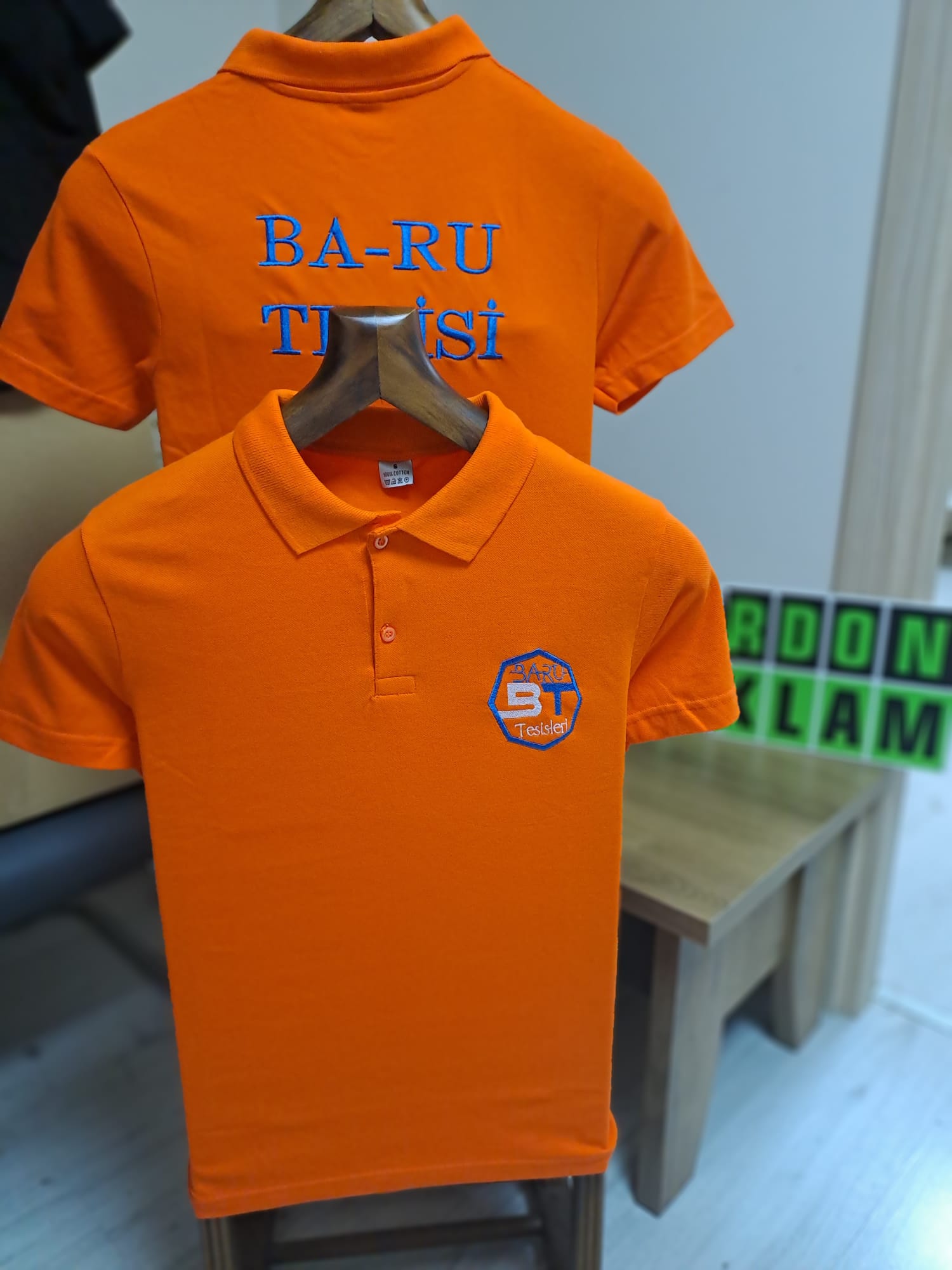 Baskılı Ata Yaka Tişört